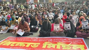 হাদি হ/ত্যার বিচার দাবিতে শাহবাগ অবরোধ